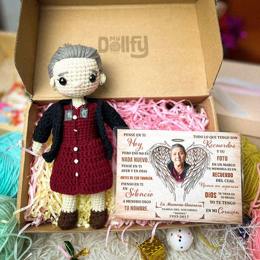 Personalized Crochet Doll with Photo Card "Pensé En Ti Hoy"