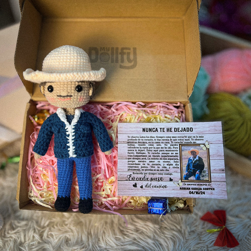 Personalized Crochet Doll with Photo Card "Nunca Te He Dejado"