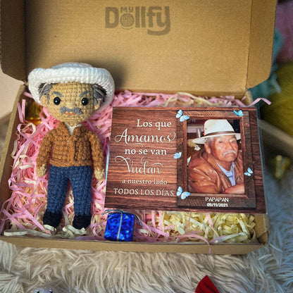 Personalized Crochet Doll with Photo Card "Los Que Amamos No Se Van Vuelan A Nuestro Lado Todos Los Días"