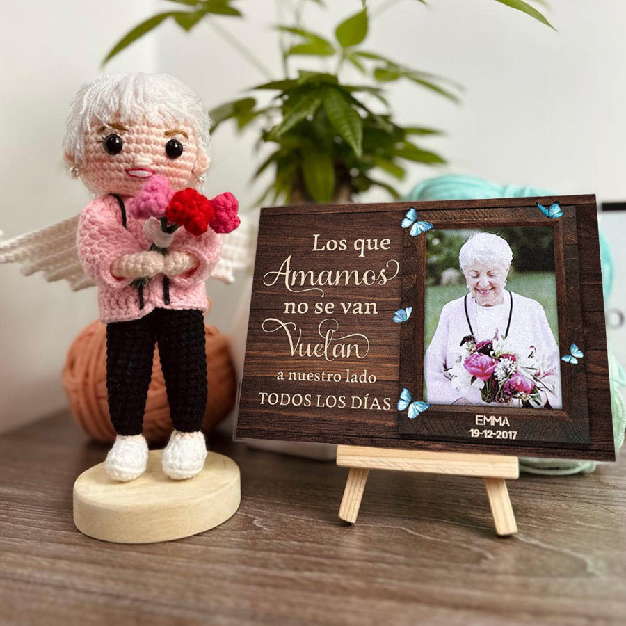Personalized Crochet Doll with Photo Card "Los Que Amamos No Se Van Vuelan A Nuestro Lado Todos Los Días"