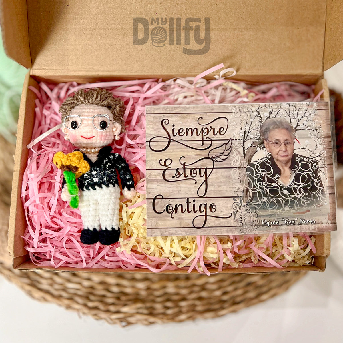 Personalized Crochet Doll with Photo Card "Siempre Estoy Contigo"