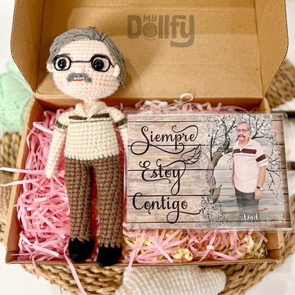 Personalized Crochet Doll with Photo Card "Siempre Estoy Contigo"