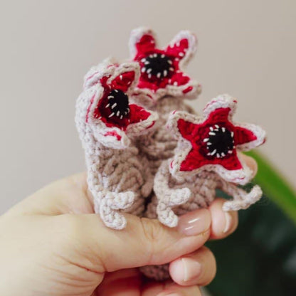 Crochet Demogorgon Fidget Keychain, Stranger Things Inspired Clicking Toy with Hidden Hair Clip